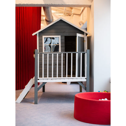 Spielhaus „Tobi Plus“ aus Holz – mit HDPE-Rutsche, Podest 57 cm, EN71/TÜV, 125×178×211 cm