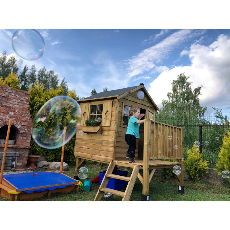Spielhaus „Tobi Plus“ aus Holz – mit HDPE-Rutsche, Podest 57 cm, EN71/TÜV, 125×178×211 cm
