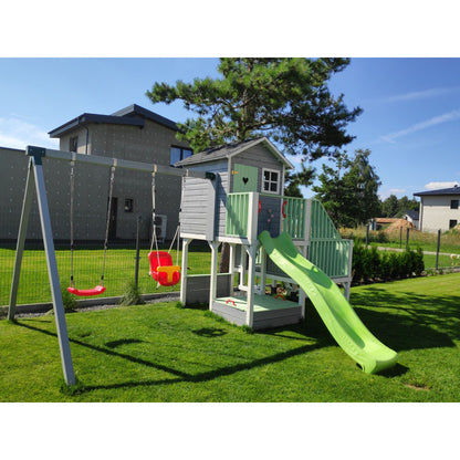 Abenteuerhaus „Leo Shorty“ aus Holz – kurze Rutsche, Podeste 62/122 cm, EN71/TÜV, 226,5×176×272 cm