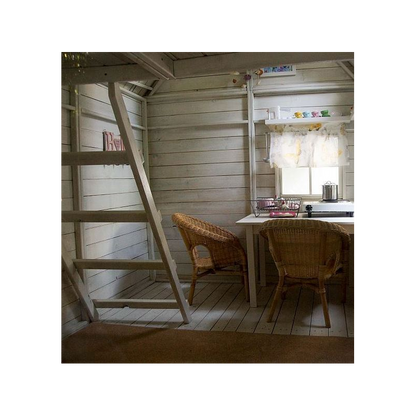 Spielhaus „Maja“ aus Holz – zweistöckig mit Galerie, Leiter & Blumenkästen, 248×157×240 cm, EN71/TÜV-geprüft